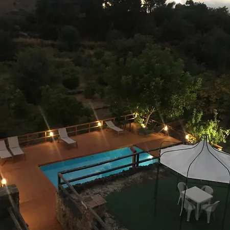 Bonaccorso - Antica E Maestosa Con Piscina Ai Piedi Dell'etna *