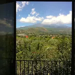 Bonaccorso - Antica E Maestosa Con Piscina Ai Piedi Dell'etna * Viagrande