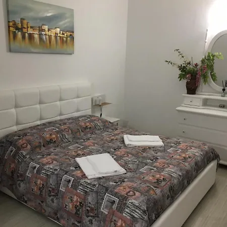 Bonaccorso - Antica E Maestosa Con Piscina Ai Piedi Dell'etna Apartment *